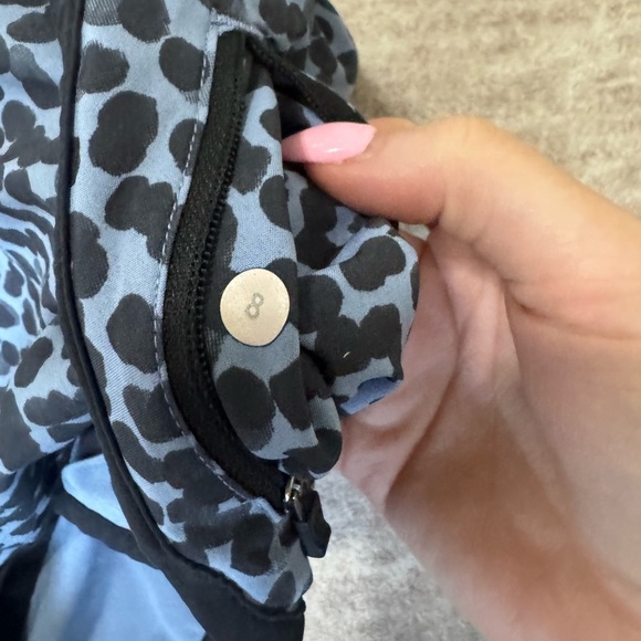 Lululemon Tracker Short III *4-way Stretch size 8 - Picture 3 of 5